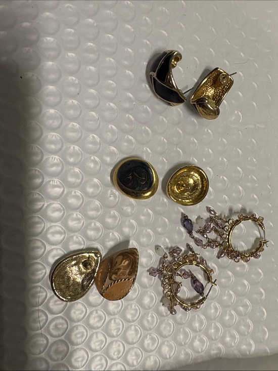 Jewelry - Earring Bundle. No backs Unbranded